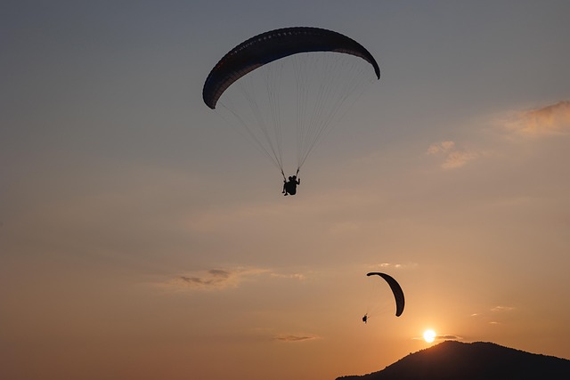 Alquilar una camper para practicar parapente en España  