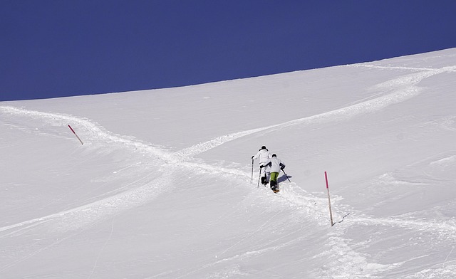 Alquilar una camper para practicar deportes de invierno