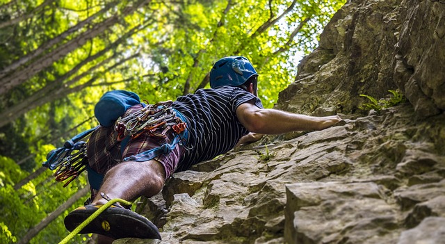 Escalada en Chulilla con una camper de Wheely Fog