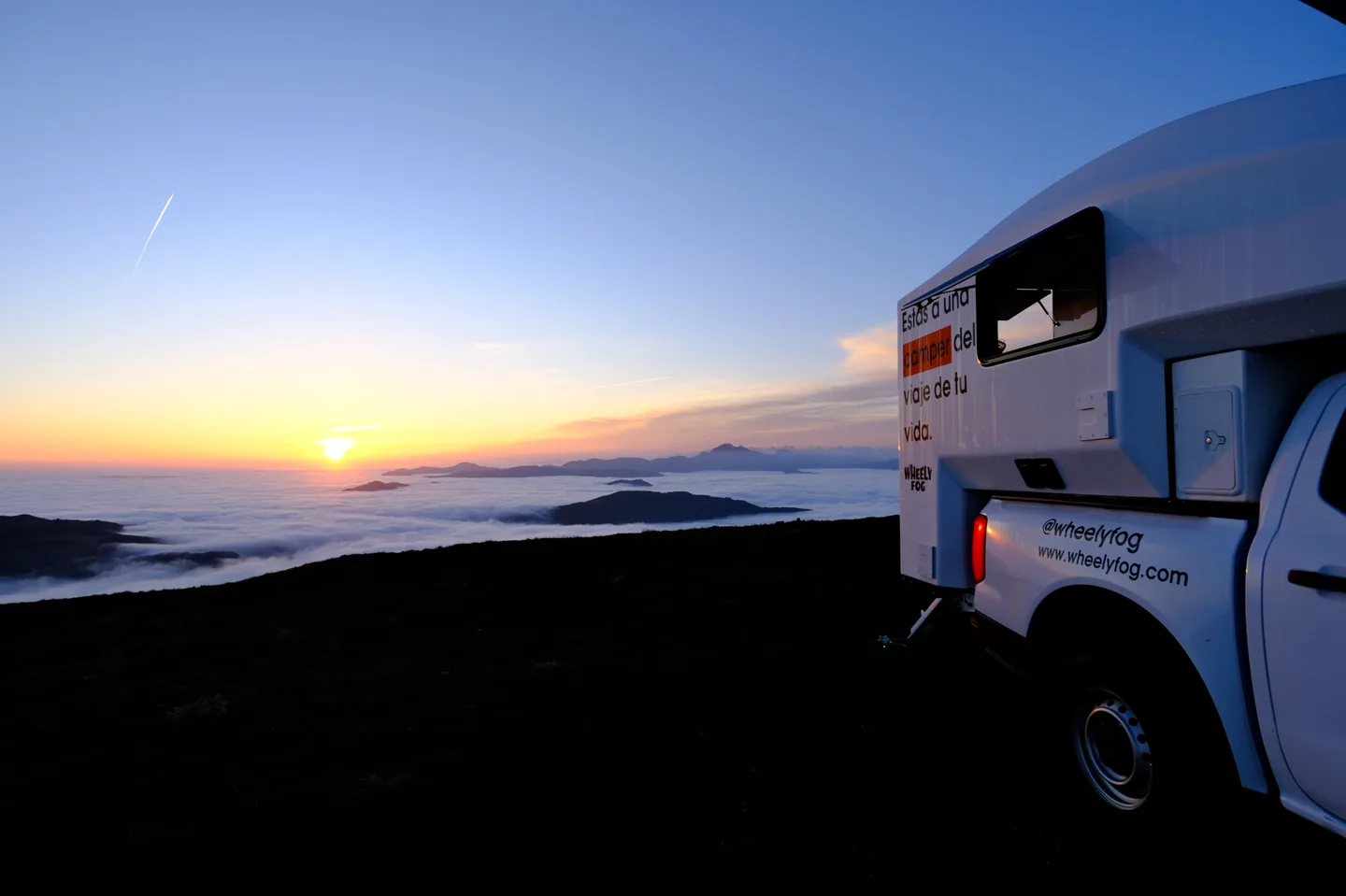 Kenia sunset snow